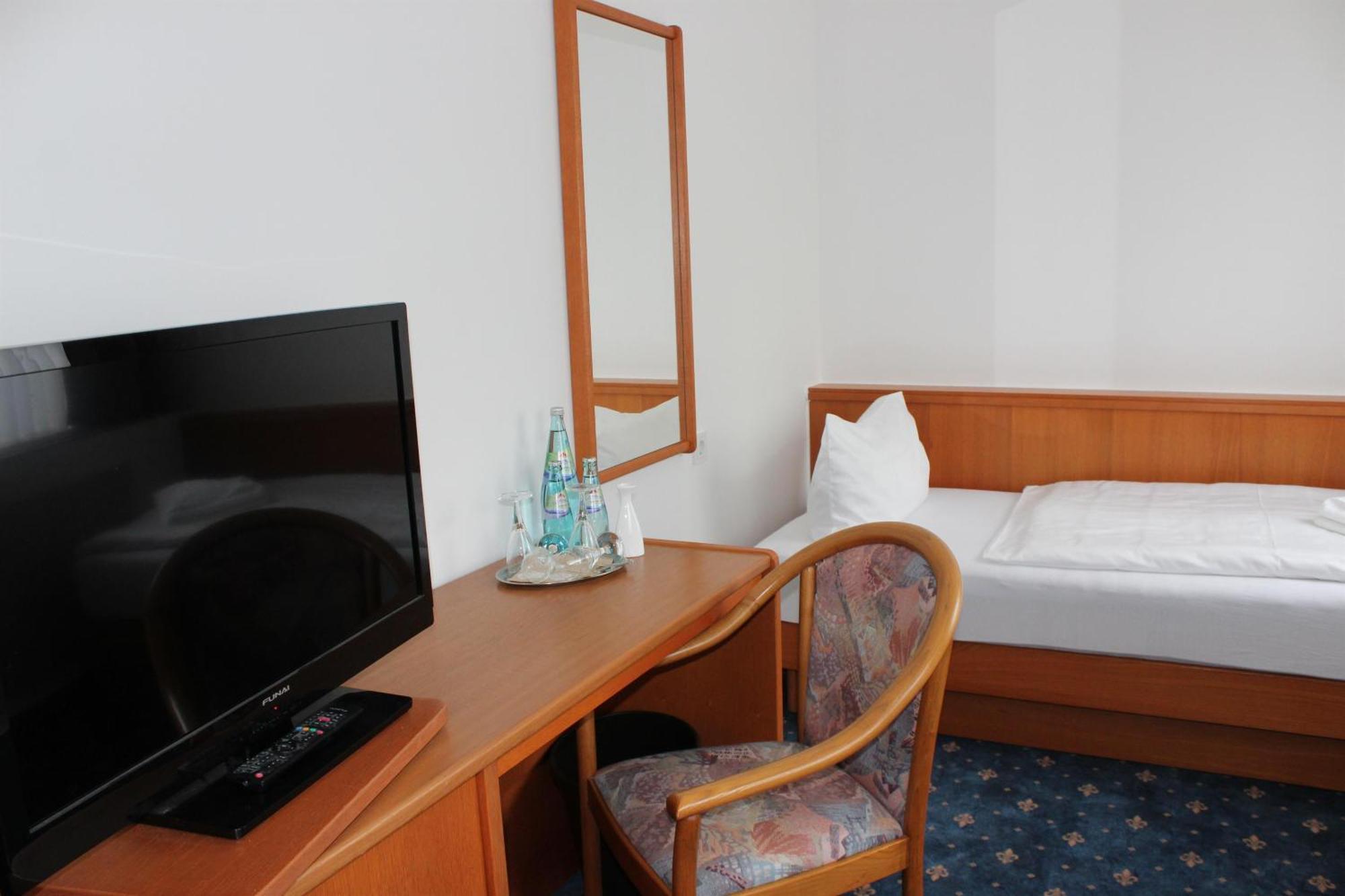 Hotel Saechsisches Haus Berggiesshübel Dış mekan fotoğraf
