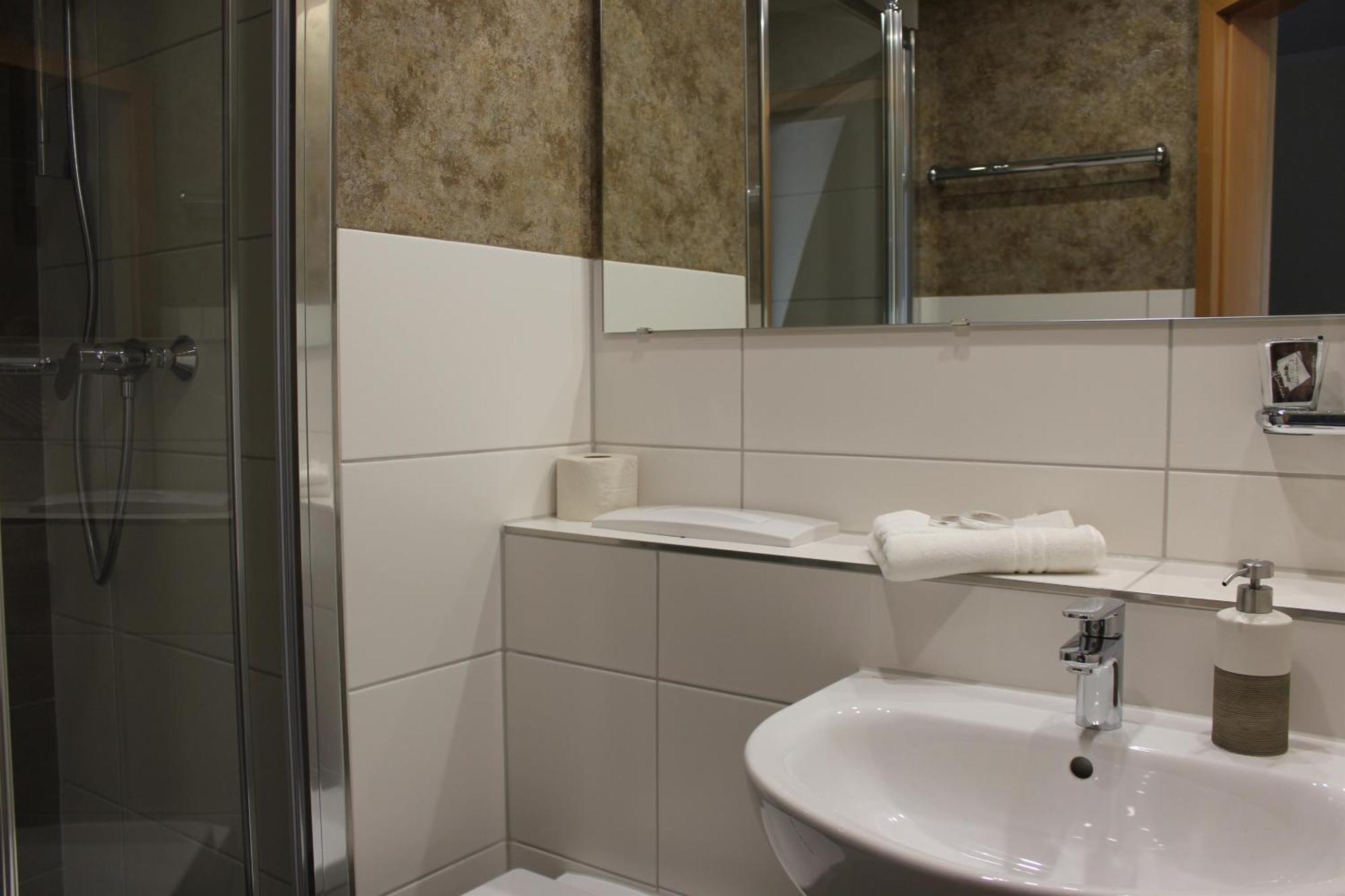 Hotel Saechsisches Haus Berggiesshübel Dış mekan fotoğraf